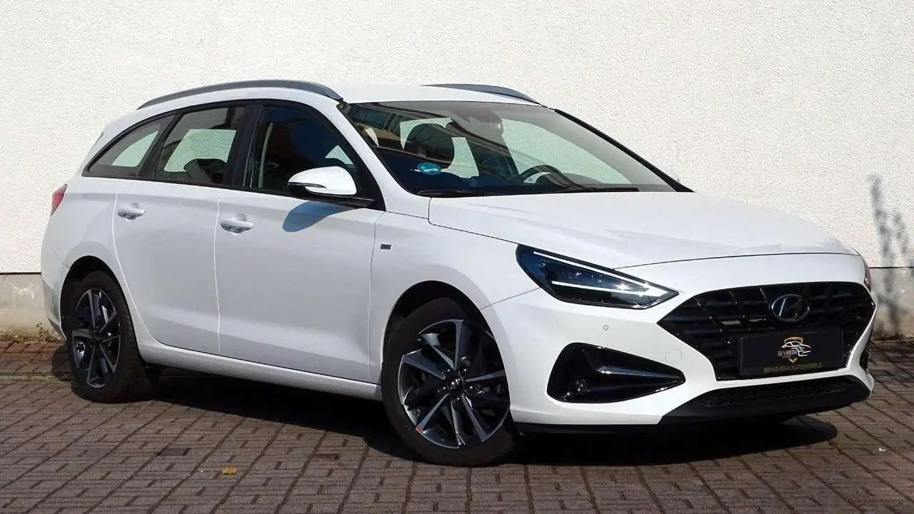 Photo 1 : Hyundai I30 2023 Petrol