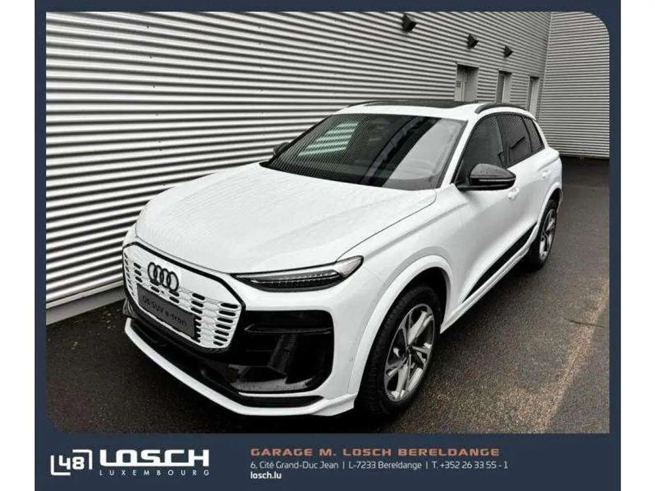 Photo 1 : Audi E-tron 2024 Électrique