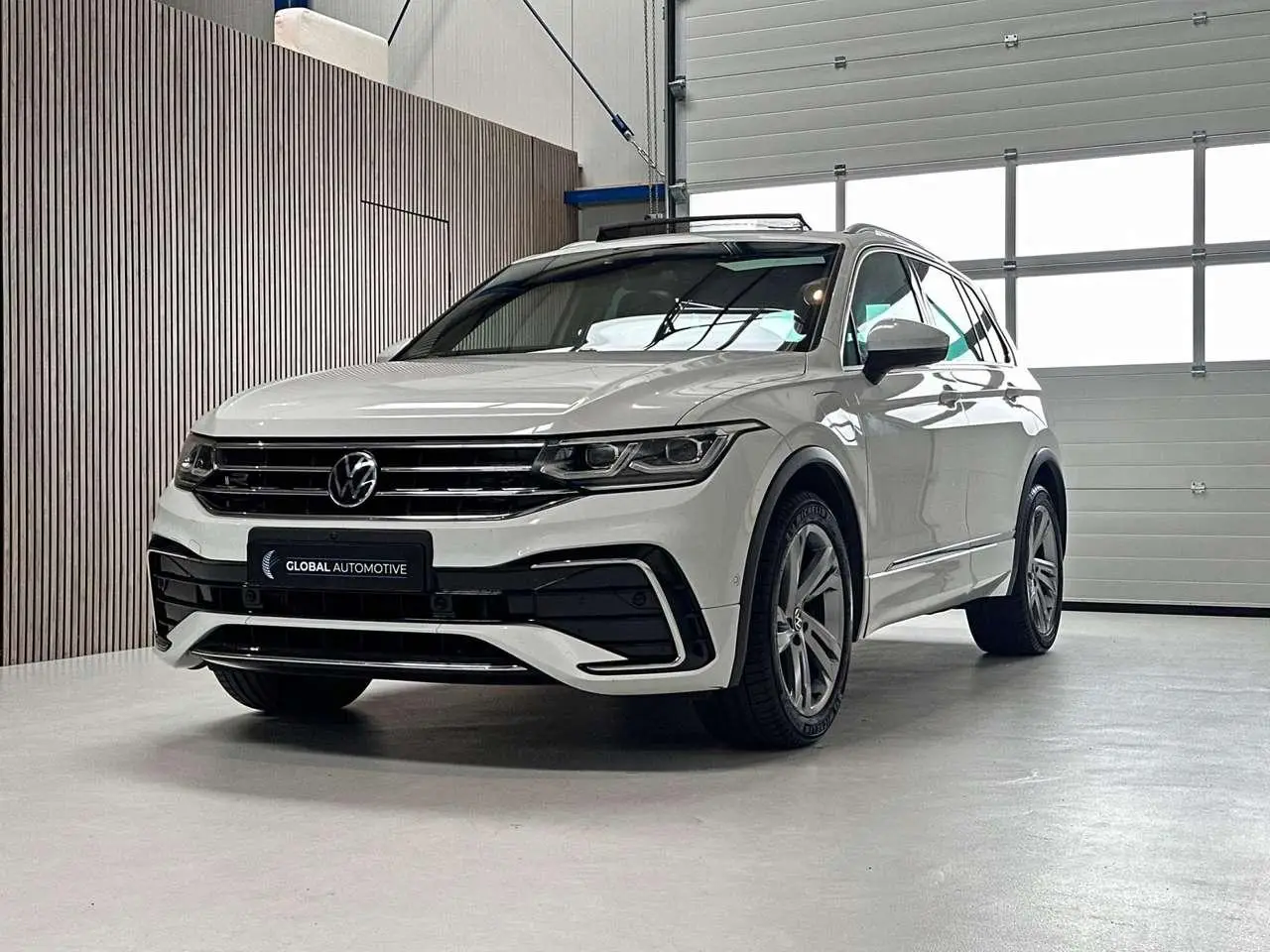 Photo 1 : Volkswagen Tiguan 2021 Hybride