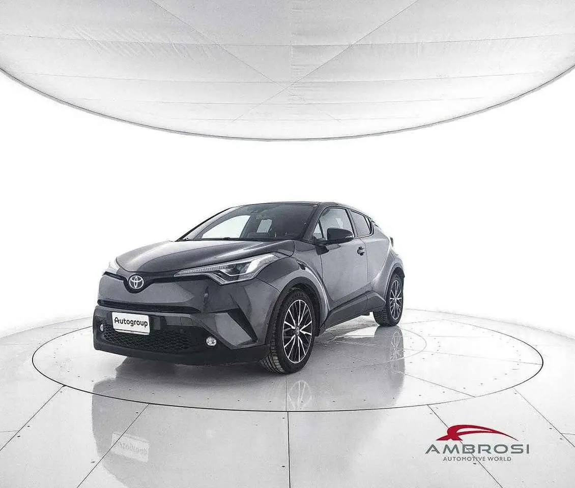 Photo 1 : Toyota C-hr 2018 Hybrid