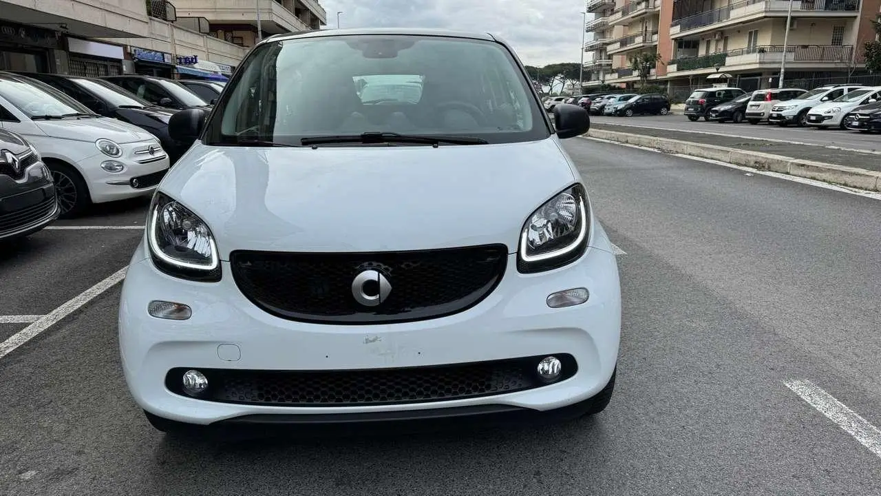 Photo 1 : Smart Forfour 2019 Petrol