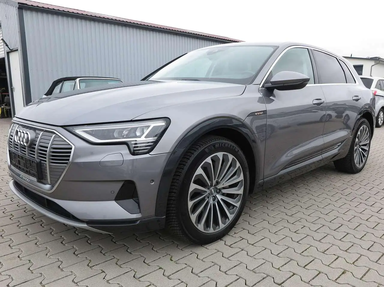 Photo 1 : Audi E-tron 2020 Électrique