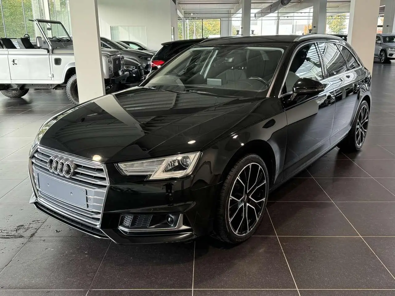 Photo 1 : Audi A4 2018 Petrol