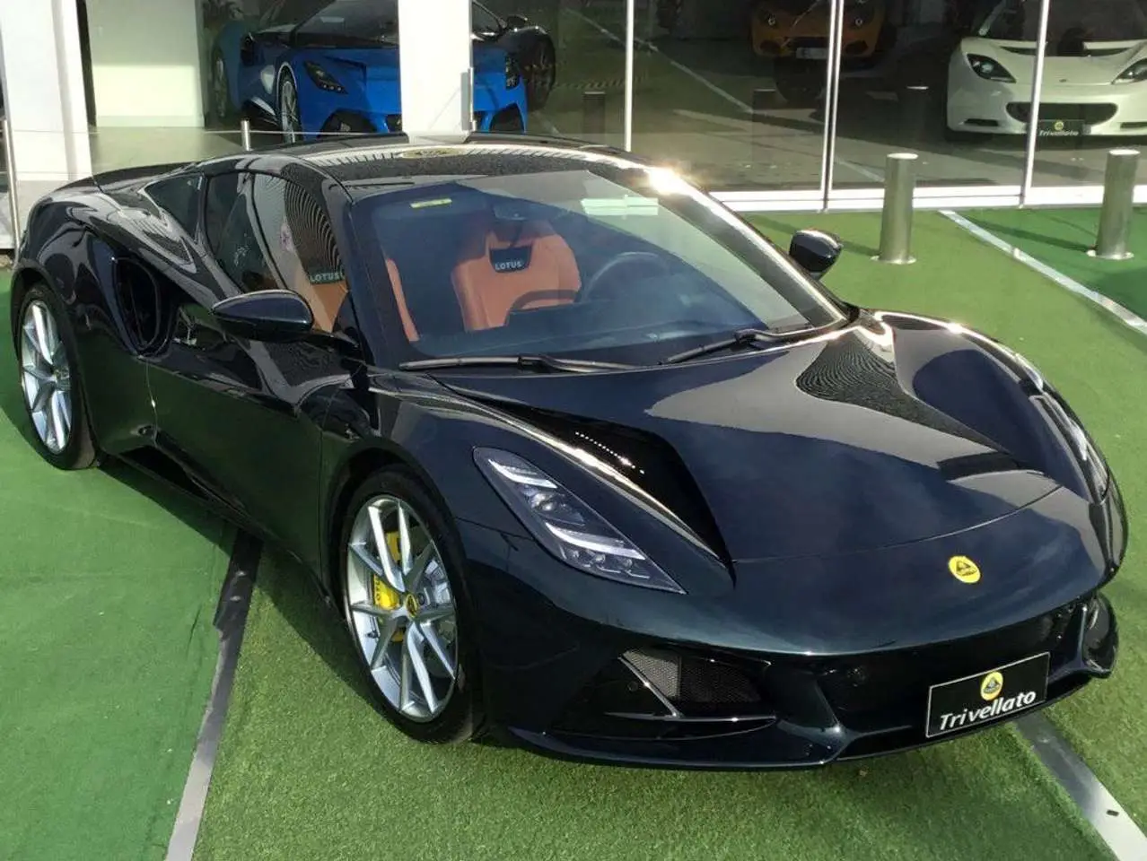 Photo 1 : Lotus Emira 2024 Petrol