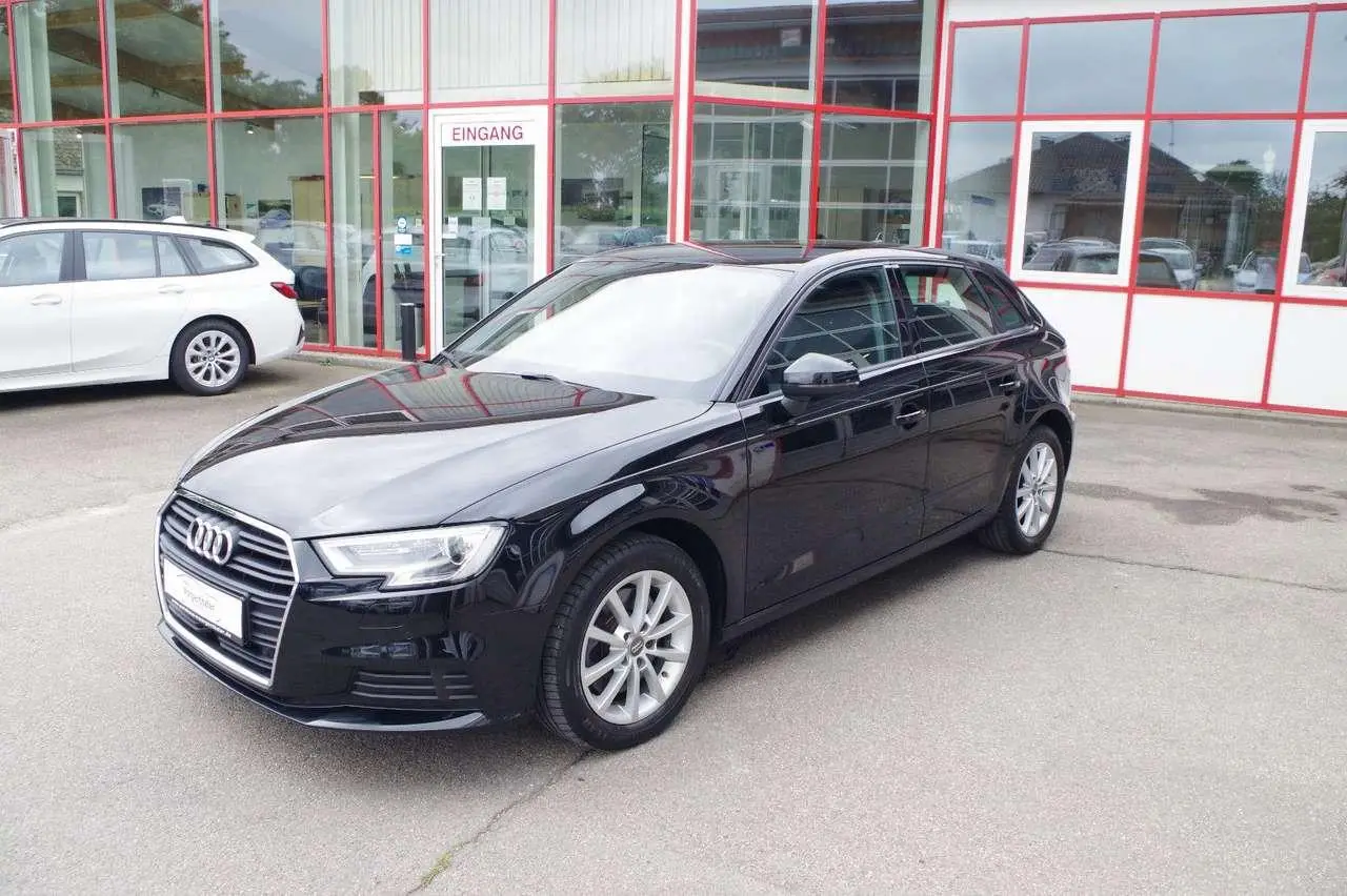 Photo 1 : Audi A3 2019 Diesel