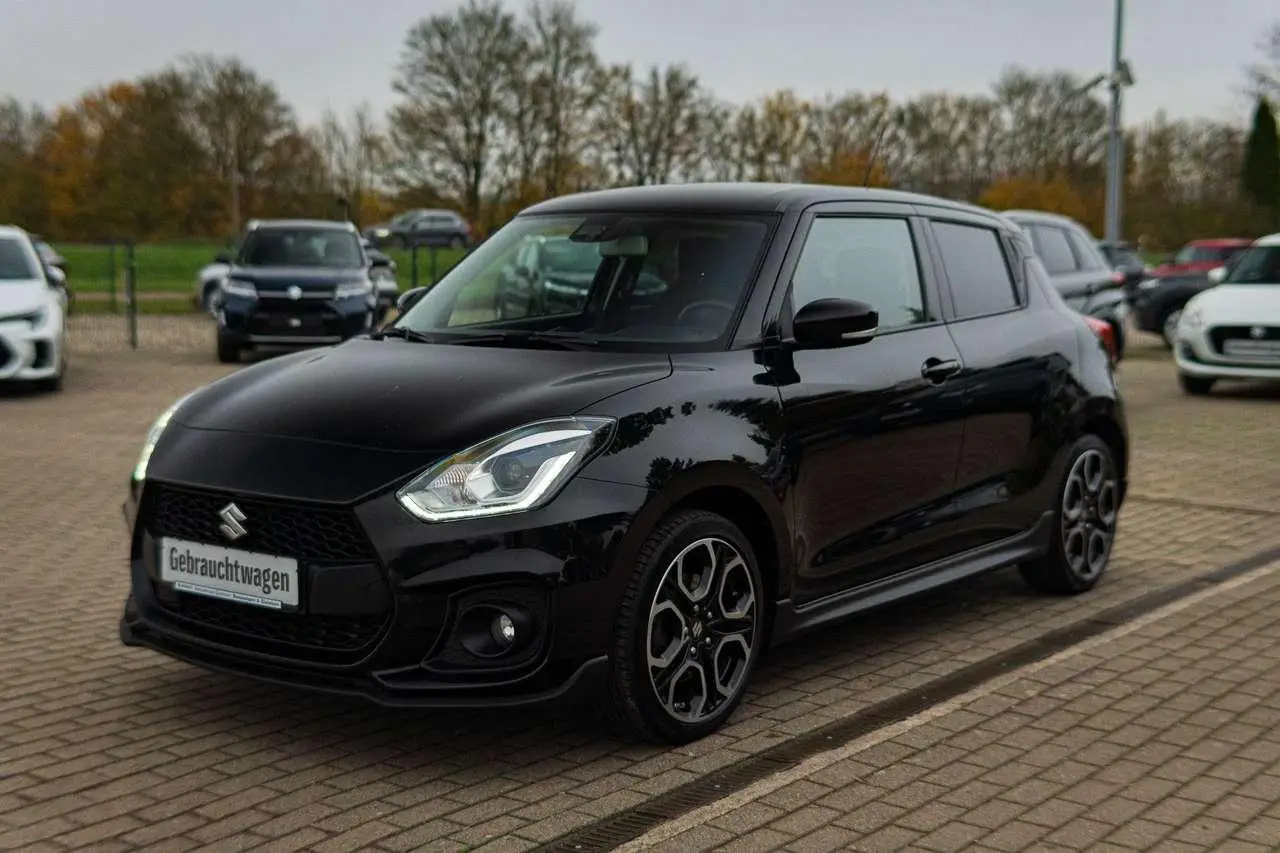 Photo 1 : Suzuki Swift 2021 Petrol