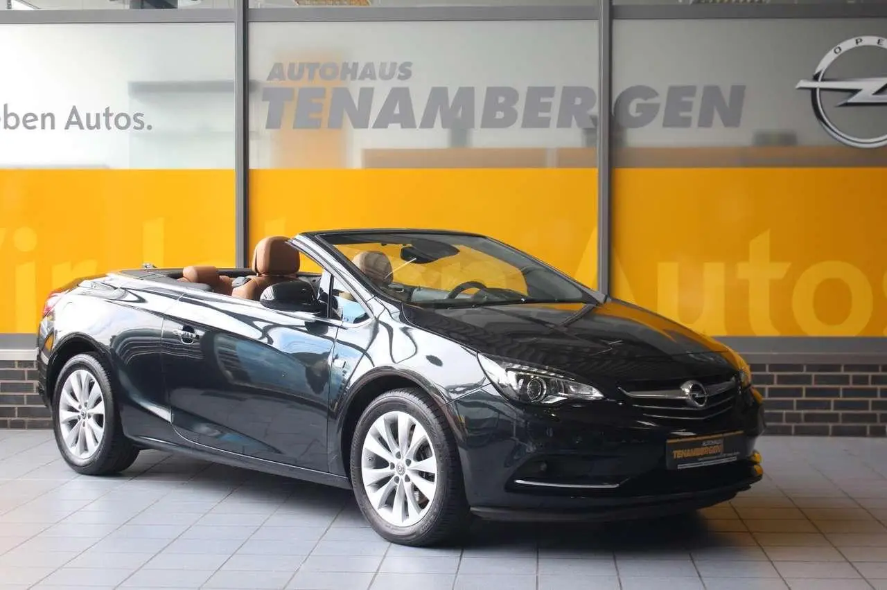 Photo 1 : Opel Cascada 2016 Essence