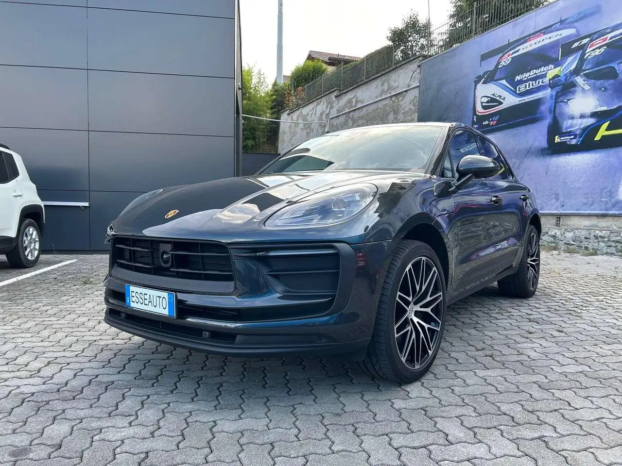 Photo 1 : Porsche Macan 2021 Petrol