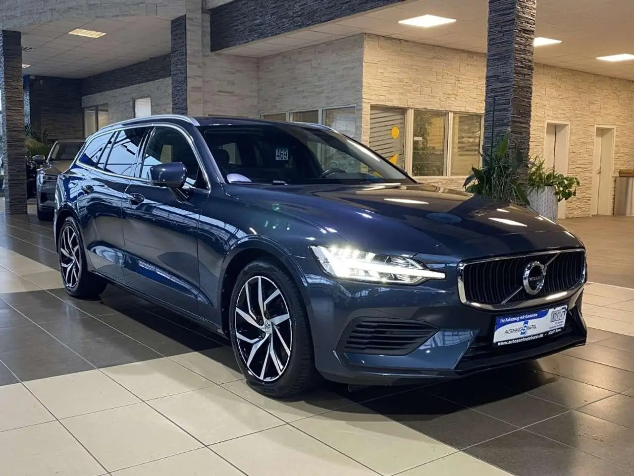 Photo 1 : Volvo V60 2020 Hybride