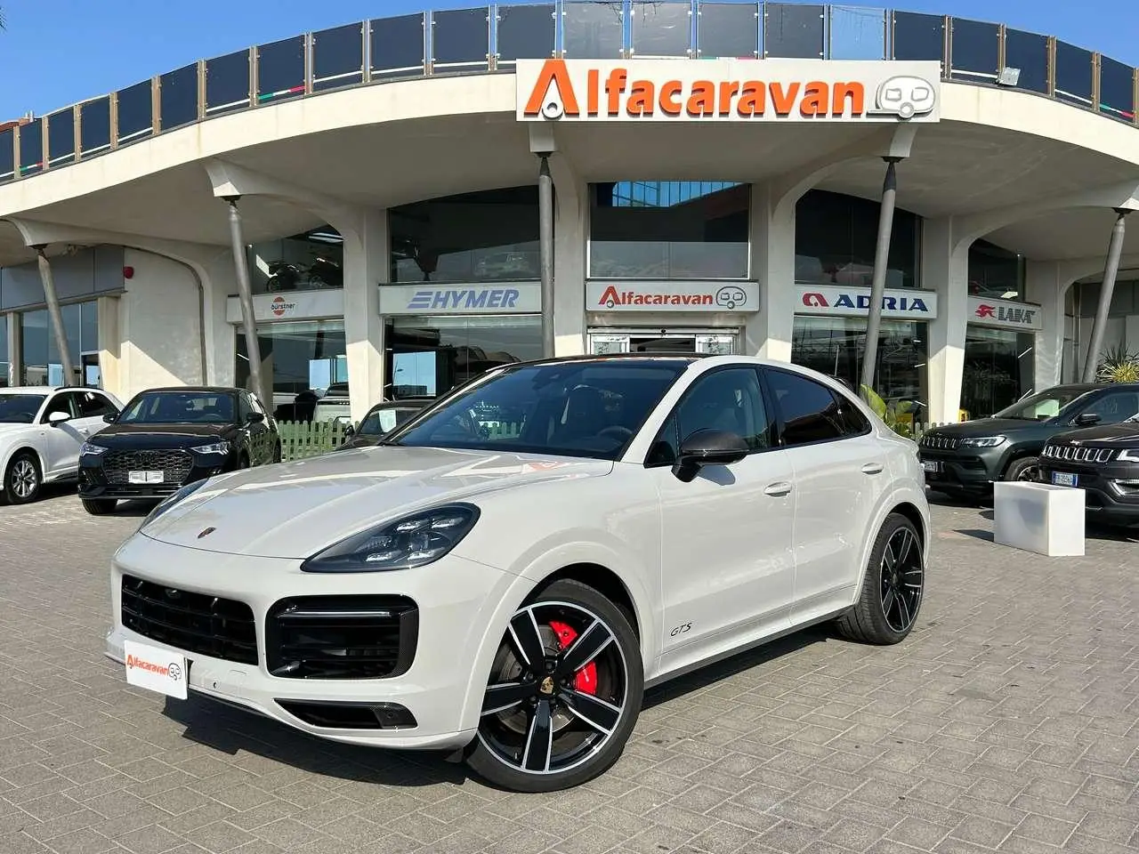 Photo 1 : Porsche Cayenne 2022 Petrol