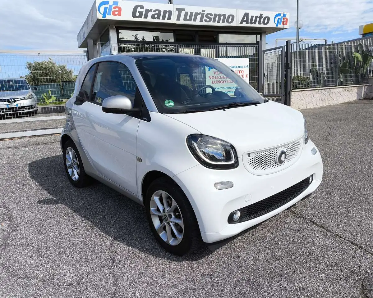 Photo 1 : Smart Fortwo 2016 Petrol