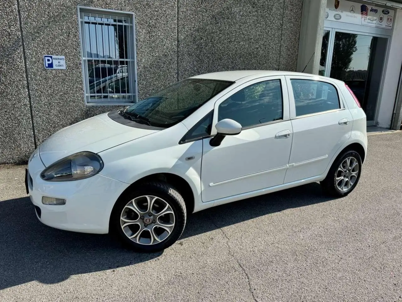 Photo 1 : Fiat Punto 2016 Autres