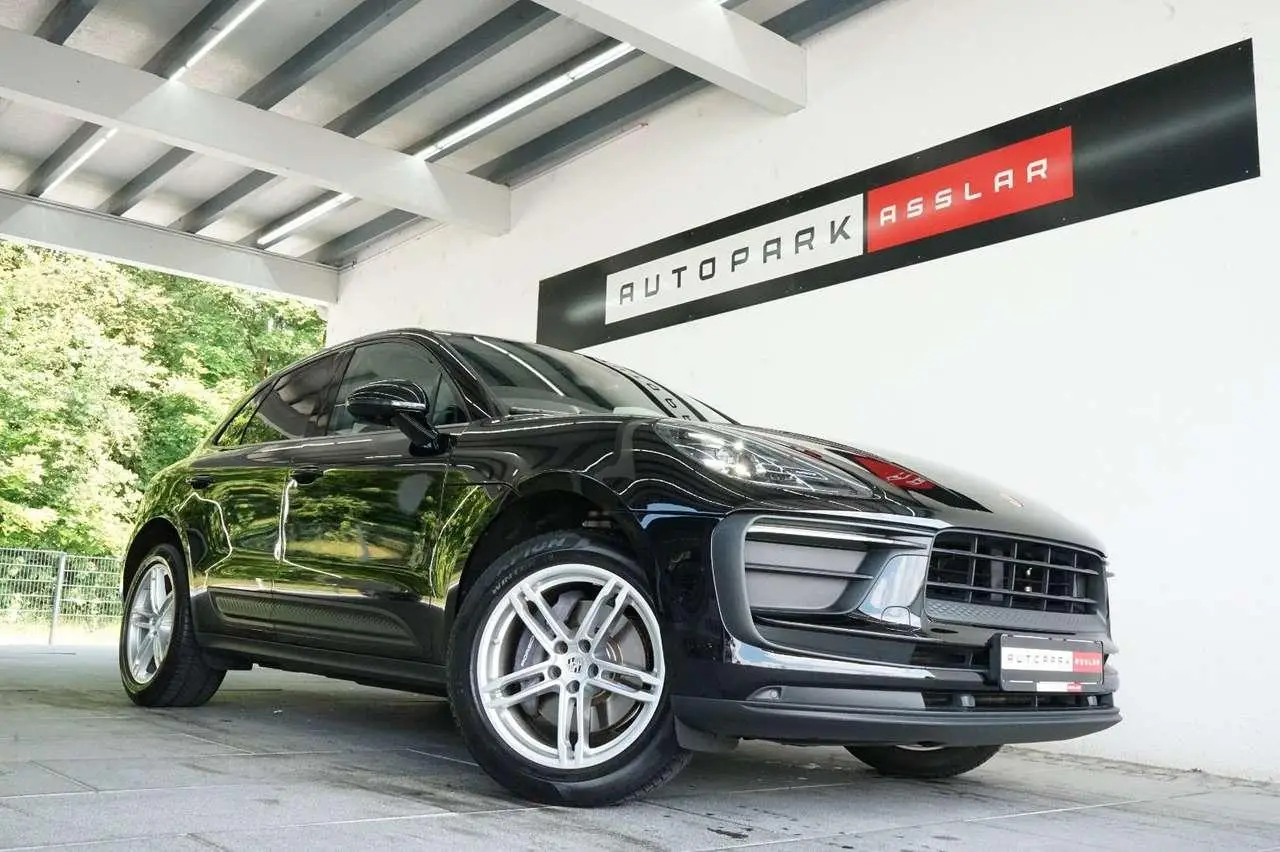 Photo 1 : Porsche Macan 2022 Essence