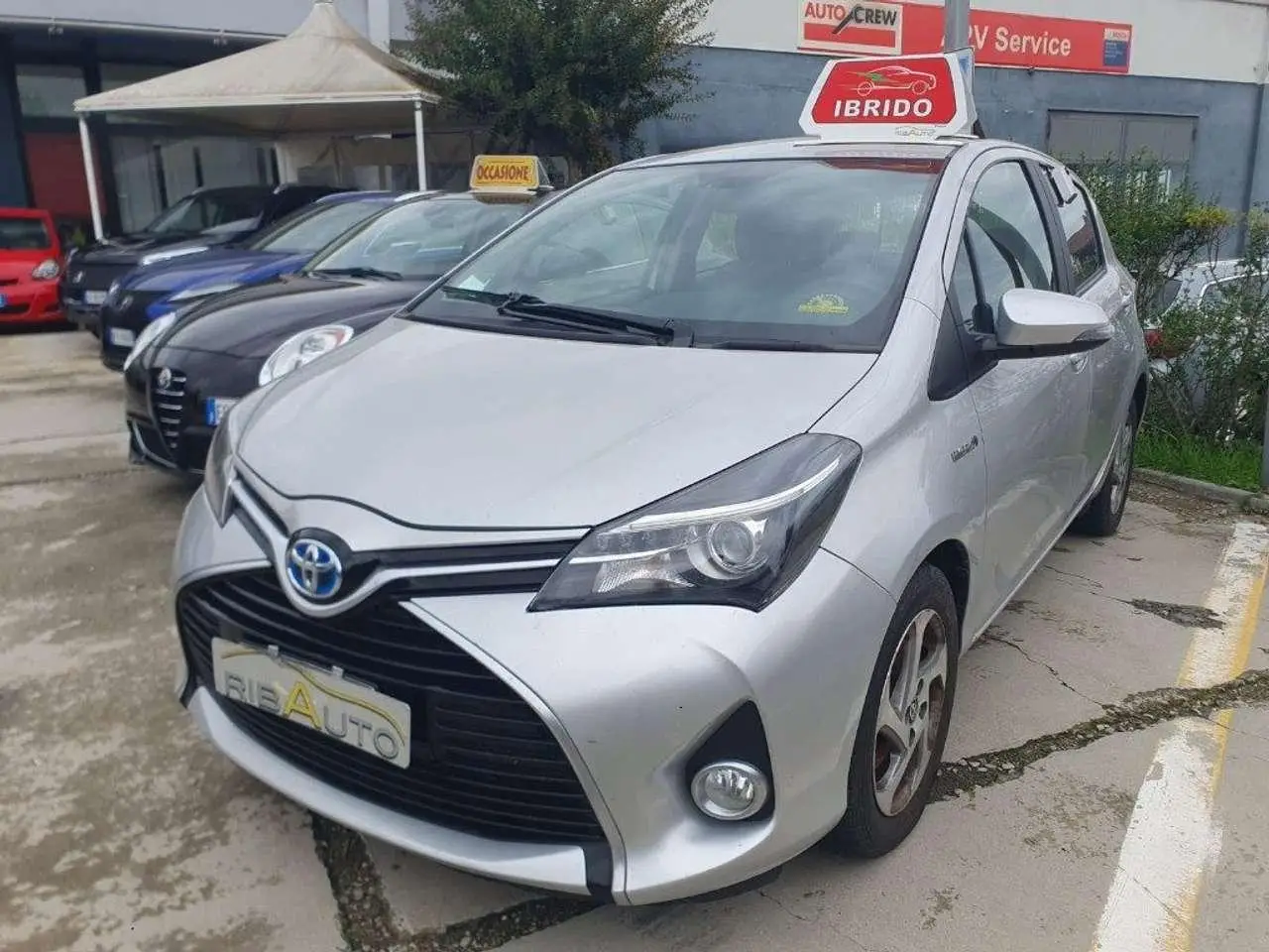 Photo 1 : Toyota Yaris 2015 Hybrid