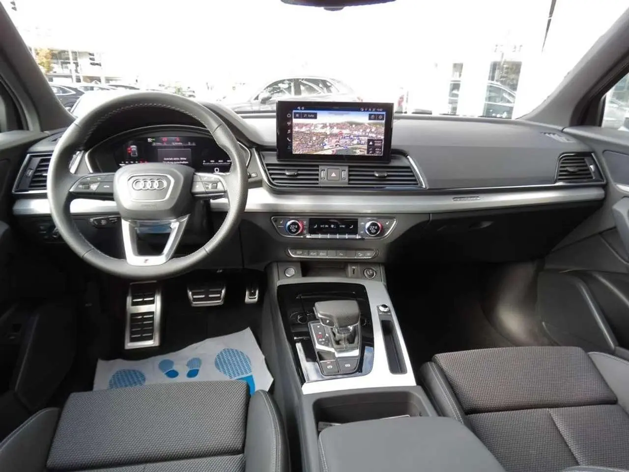 Photo 1 : Audi Q5 2024 Hybride