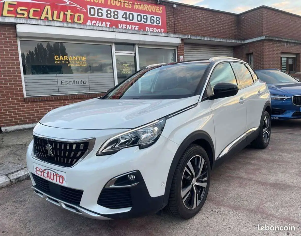 Photo 1 : Peugeot 3008 2018 Petrol