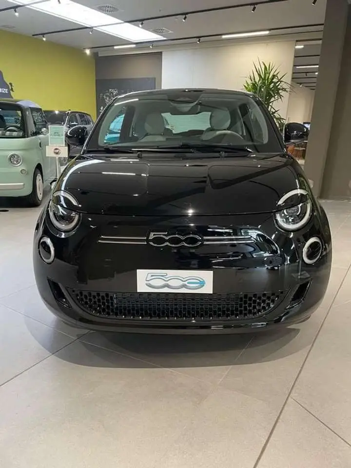 Photo 1 : Fiat 500 2024 Électrique