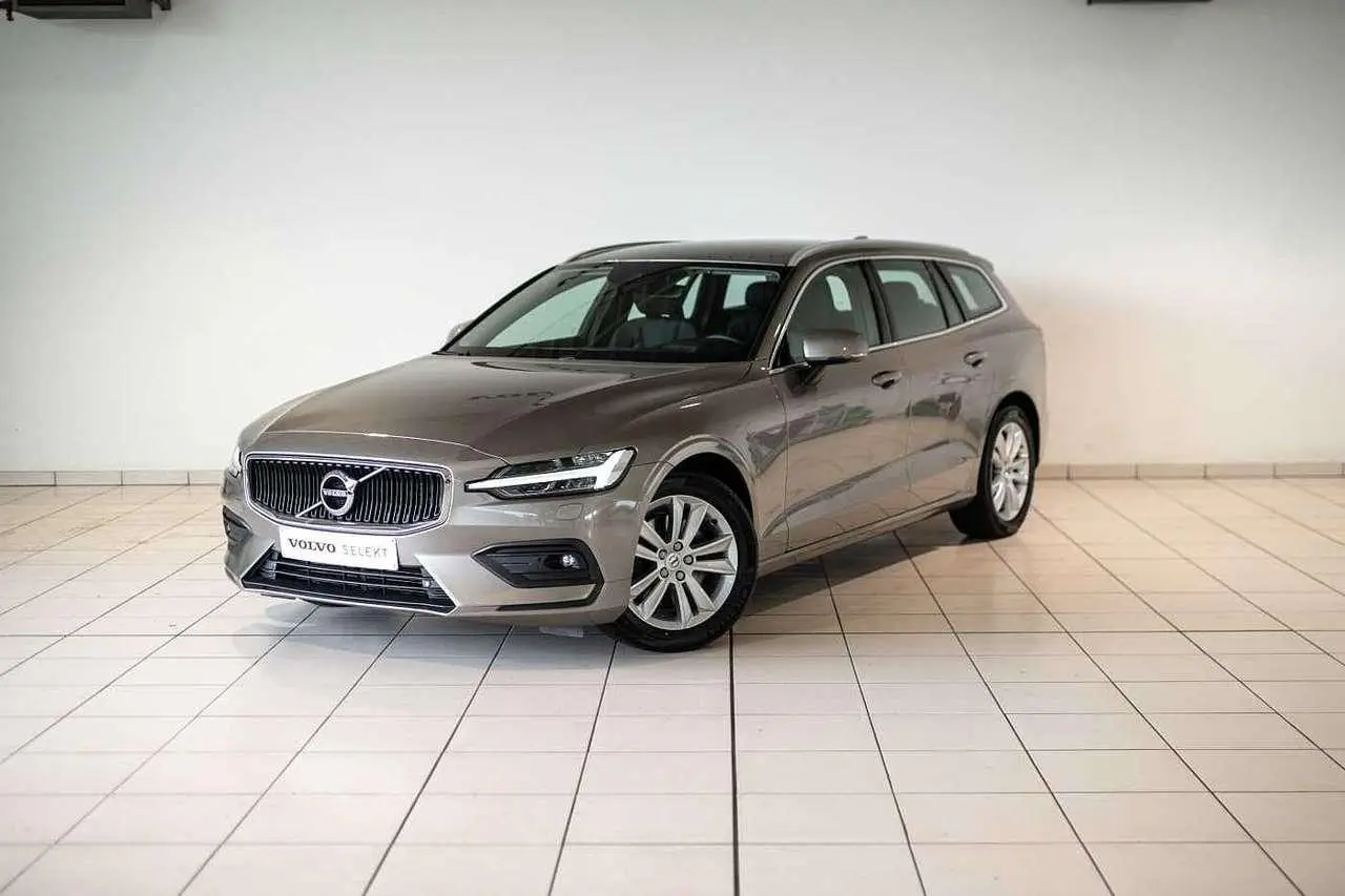 Photo 1 : Volvo V60 2021 Essence