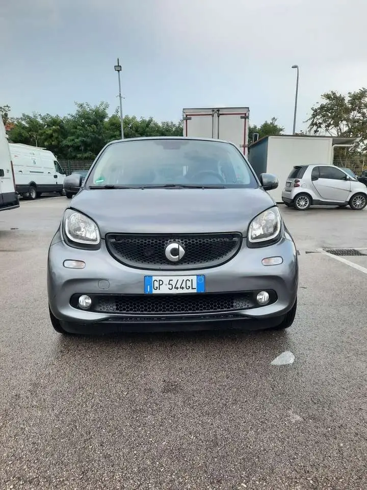 Photo 1 : Smart Forfour 2018 Essence