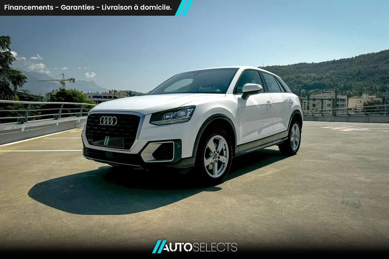 Photo 1 : Audi Q2 2017 Petrol