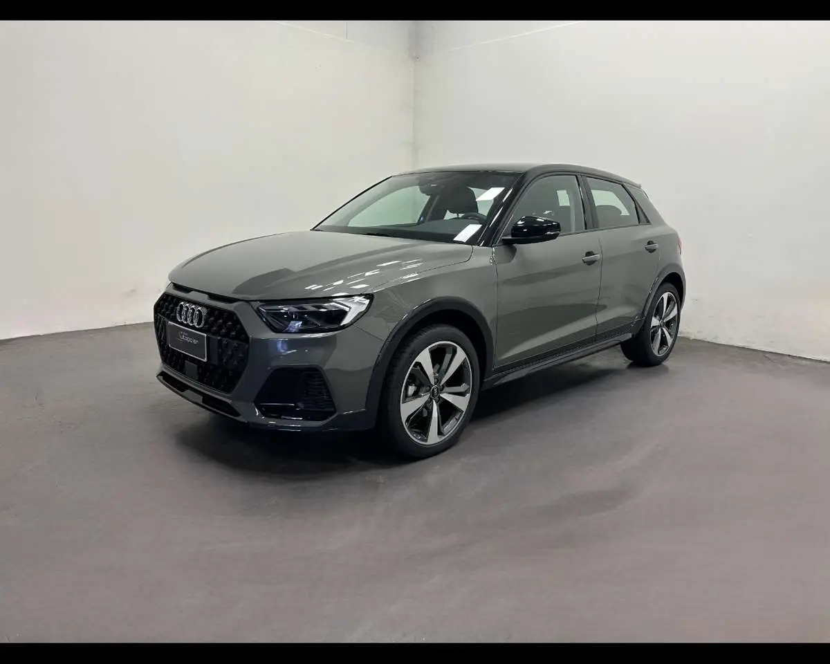 Photo 1 : Audi A1 2024 Petrol