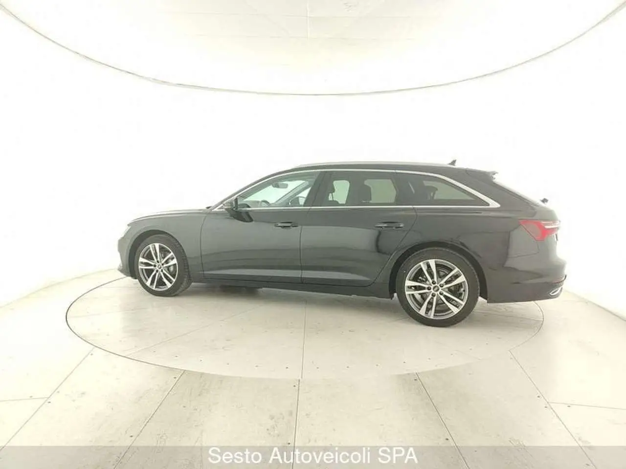 Photo 1 : Audi A6 2023 Hybride