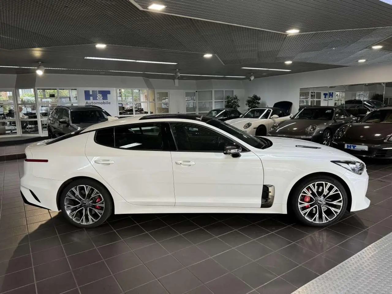 Photo 1 : Kia Stinger 2018 Petrol