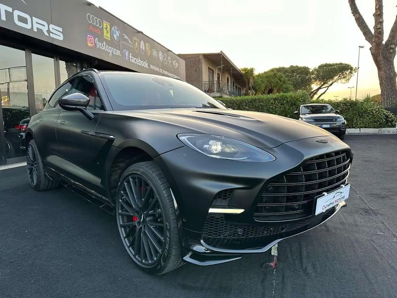 Photo 1 : Aston Martin Dbx 2024 Essence