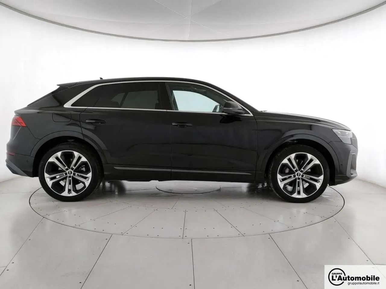 Photo 1 : Audi Q8 2024 Hybrid