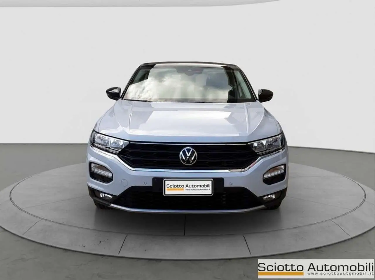 Photo 1 : Volkswagen T-roc 2021 Essence