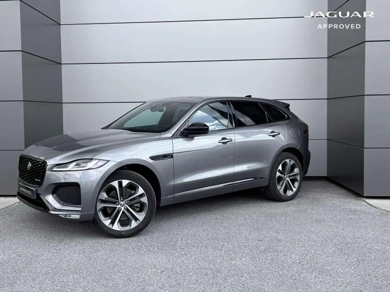 Photo 1 : Jaguar F-pace 2023 Autres