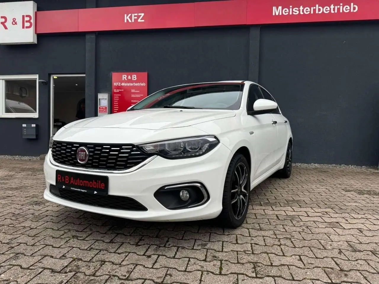 Photo 1 : Fiat Tipo 2017 Petrol