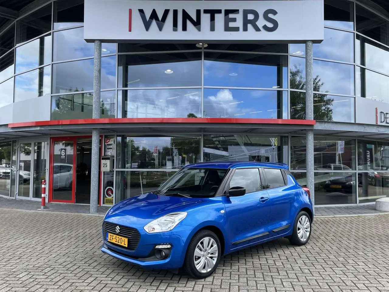 Photo 1 : Suzuki Swift 2019 Petrol