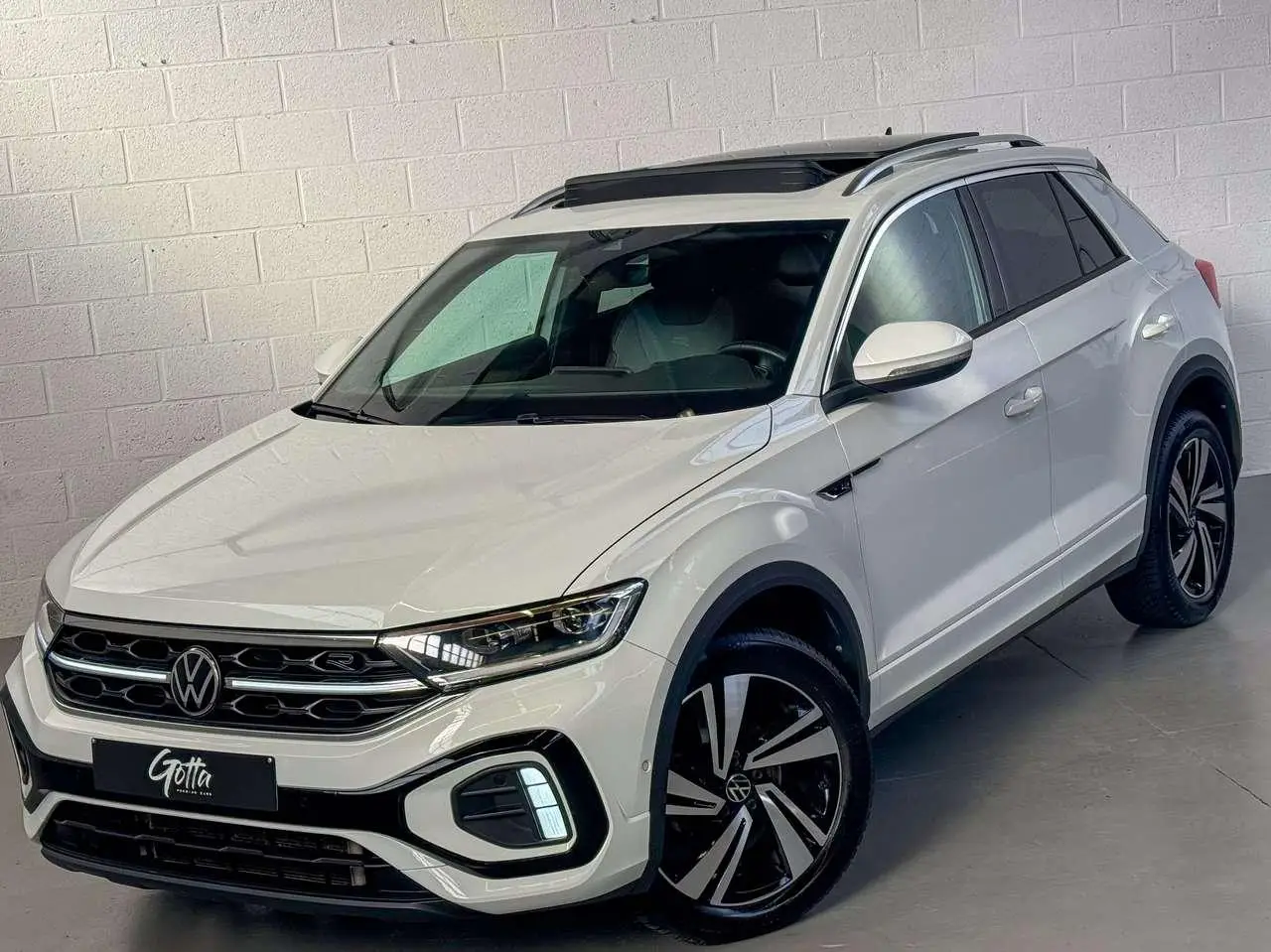 Photo 1 : Volkswagen T-roc 2023 Petrol