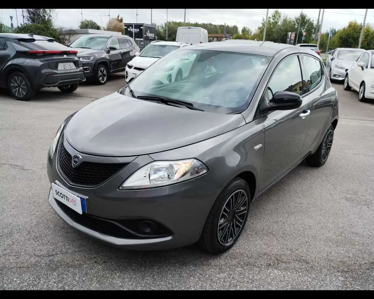 Photo 1 : Lancia Ypsilon 2020 Petrol