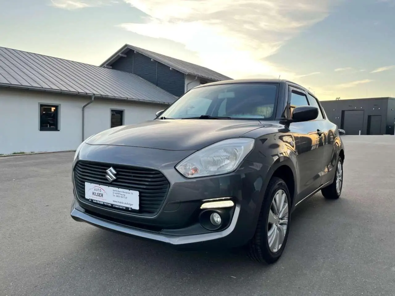 Photo 1 : Suzuki Swift 2018 Petrol