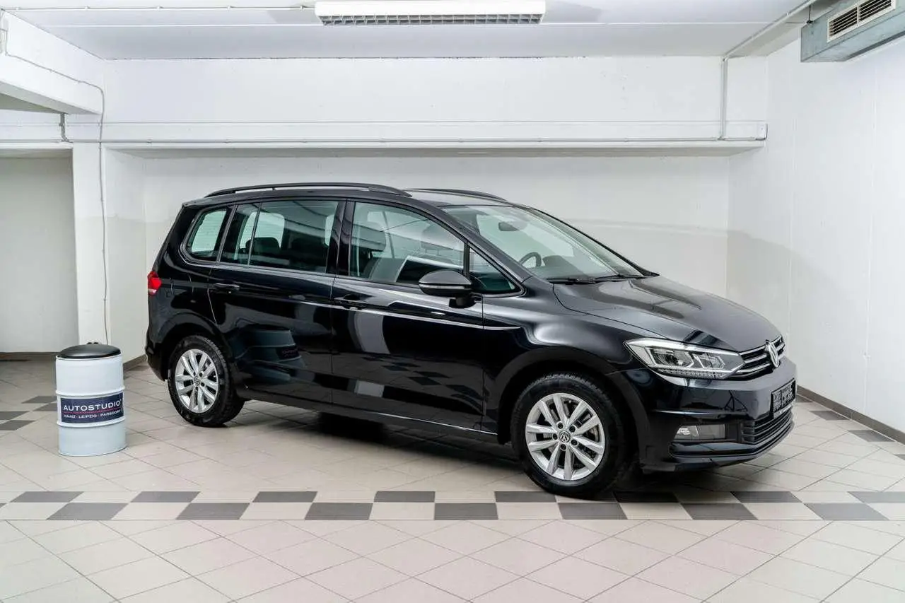 Photo 1 : Volkswagen Touran 2022 Petrol