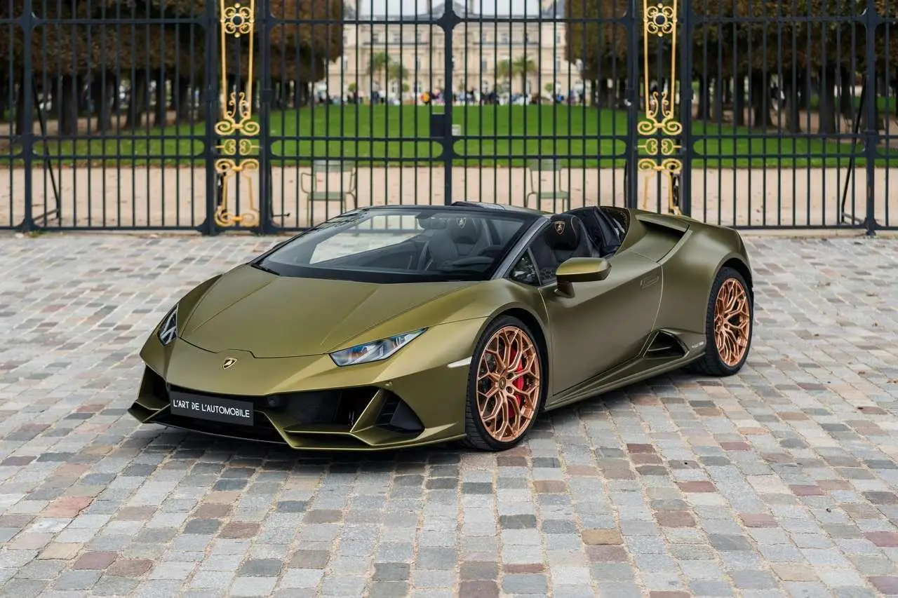 Photo 1 : Lamborghini Huracan 2021 Essence