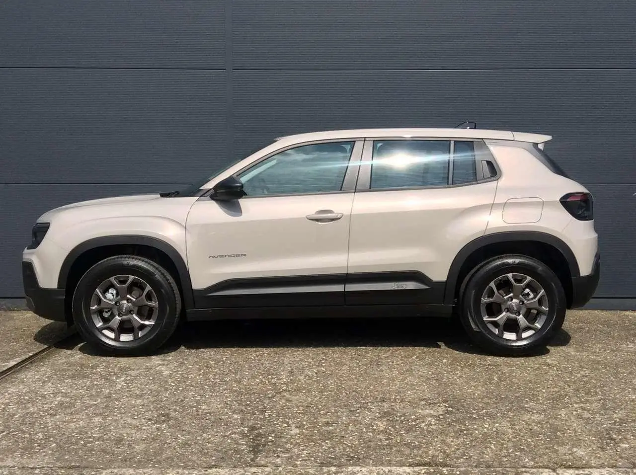 Photo 1 : Jeep Avenger 2024 Essence