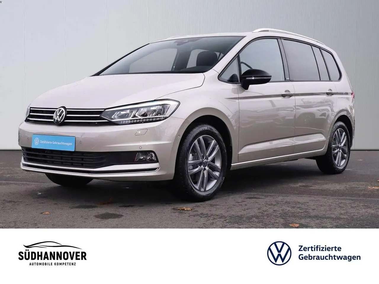 Photo 1 : Volkswagen Touran 2024 Essence