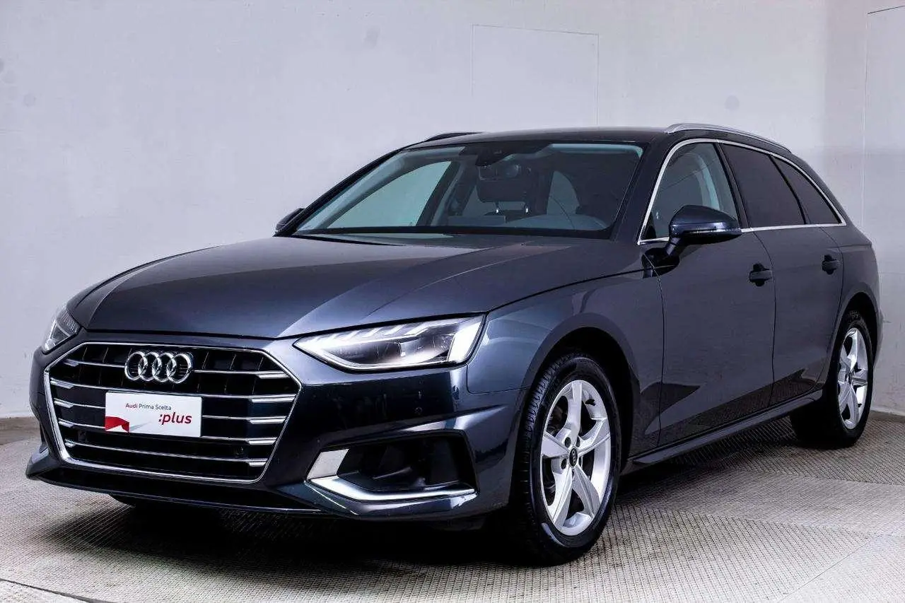 Photo 1 : Audi A4 2022 Hybrid