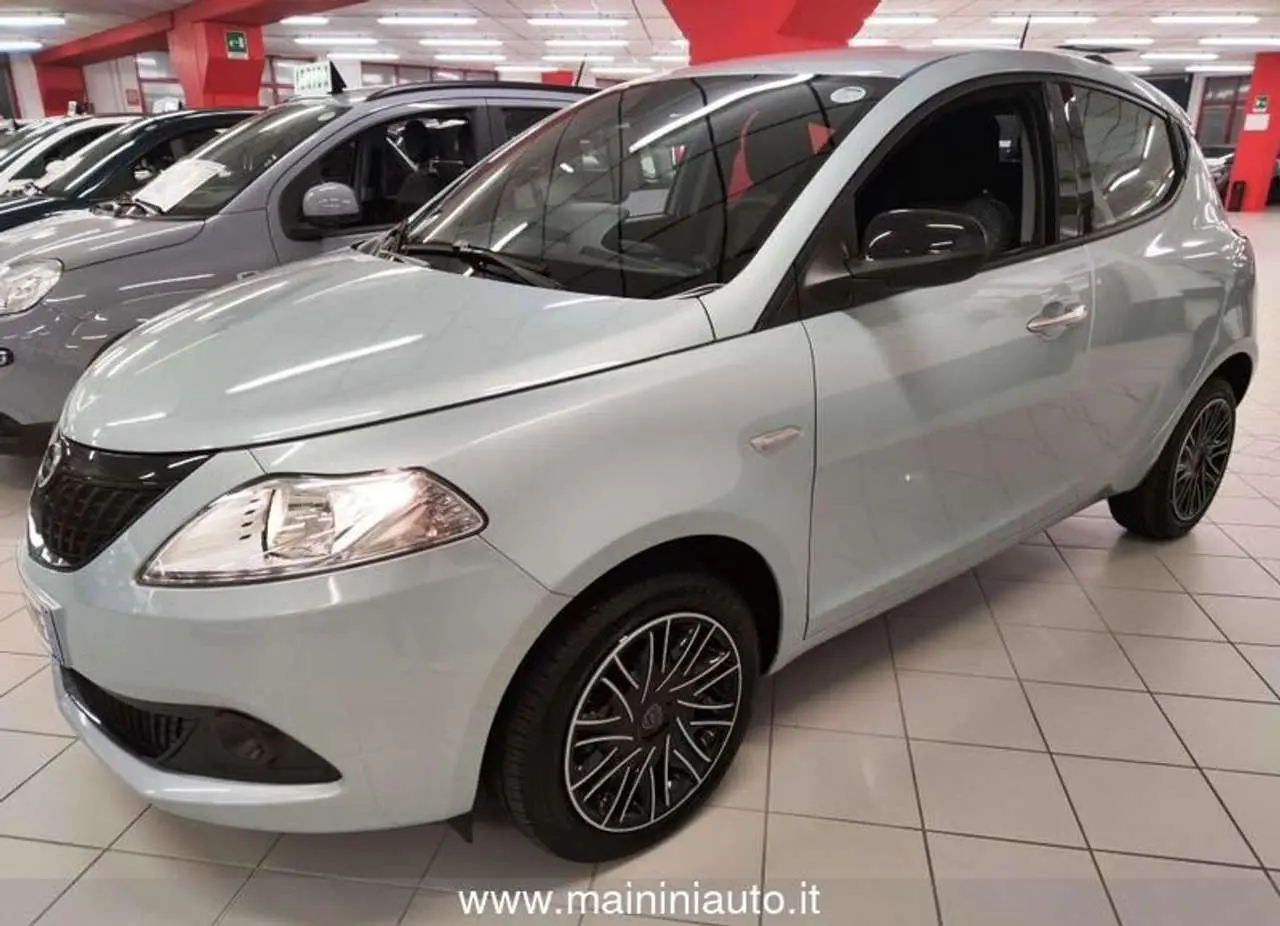 Photo 1 : Lancia Ypsilon 2023 Hybrid