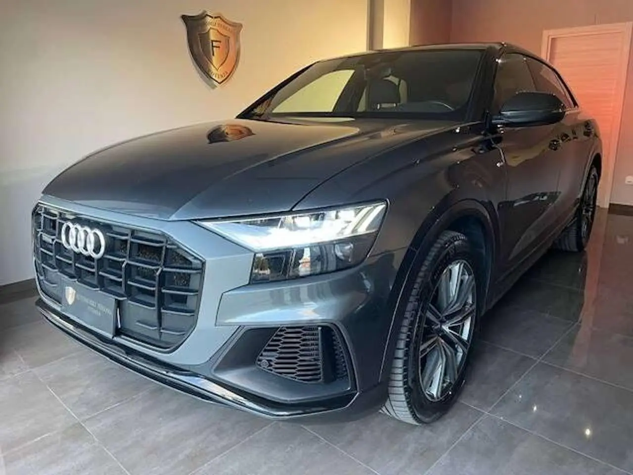 Photo 1 : Audi Q8 2019 Hybride