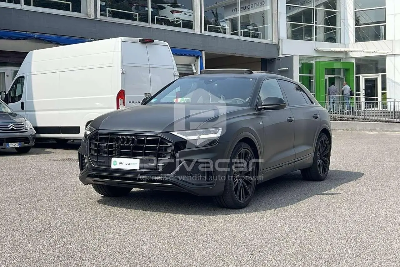 Photo 1 : Audi Q8 2023 Diesel