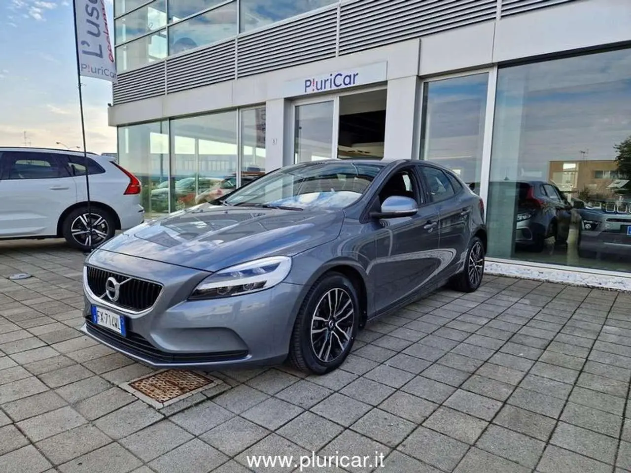 Photo 1 : Volvo V40 2019 Diesel