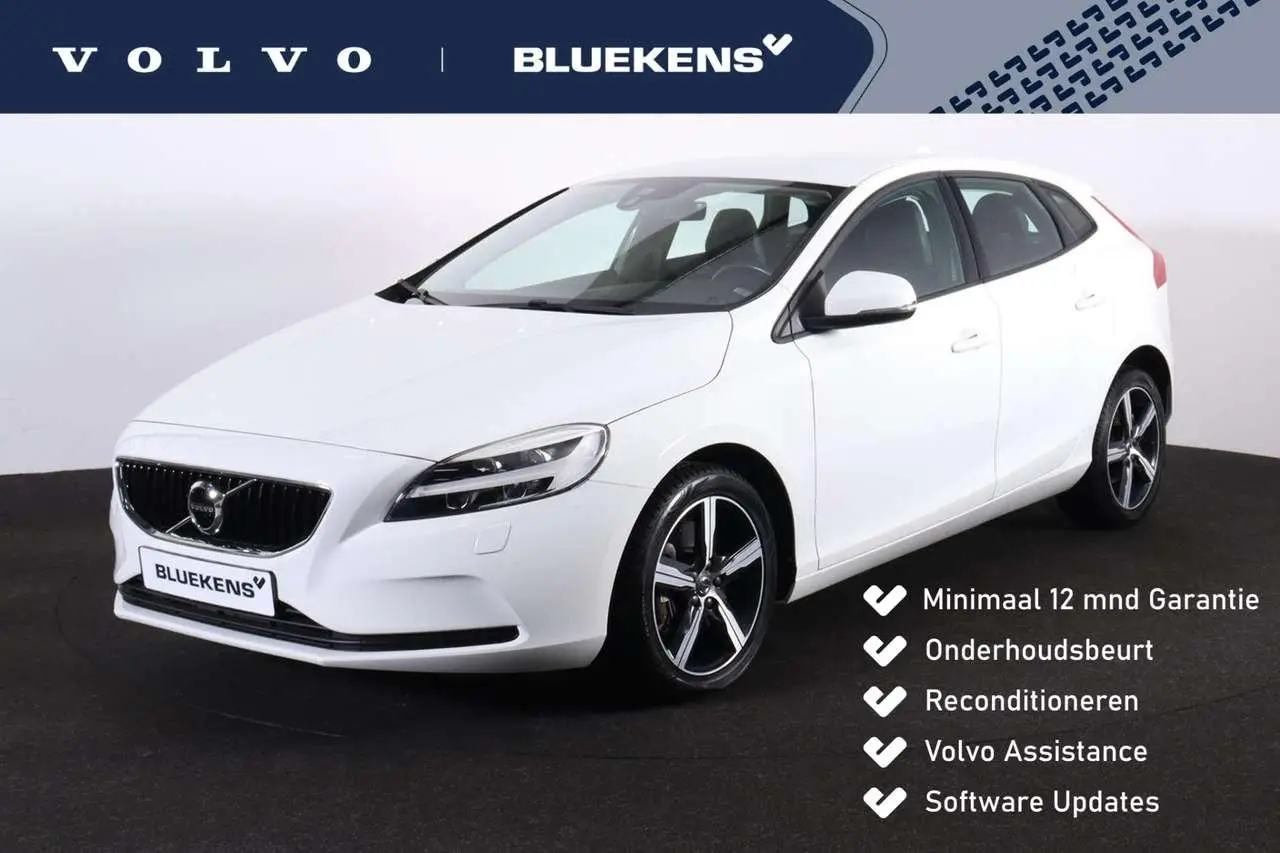 Photo 1 : Volvo V40 2018 Petrol