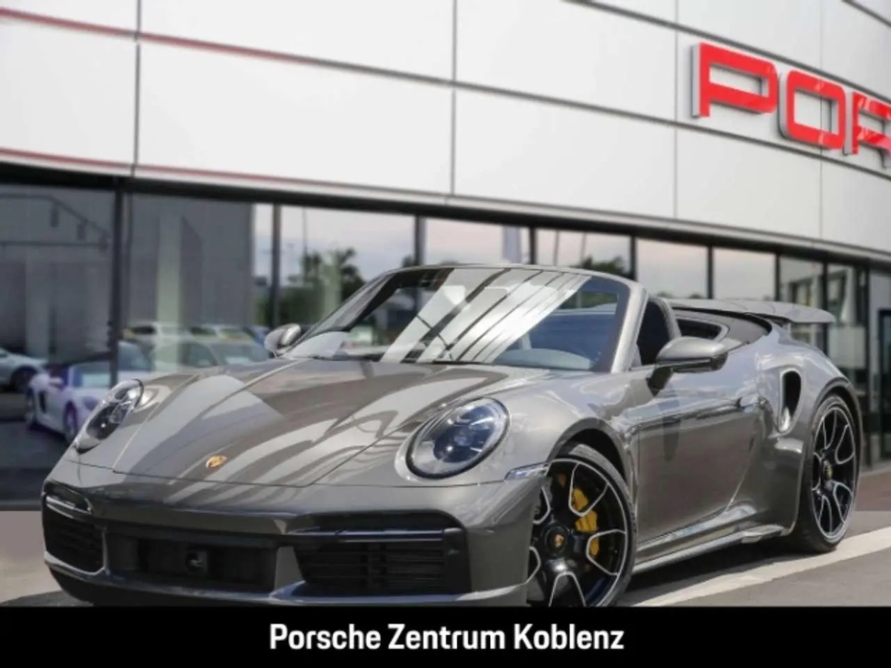 Photo 1 : Porsche 992 2024 Essence