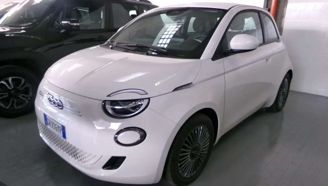 Photo 1 : Fiat 500 2022 Electric