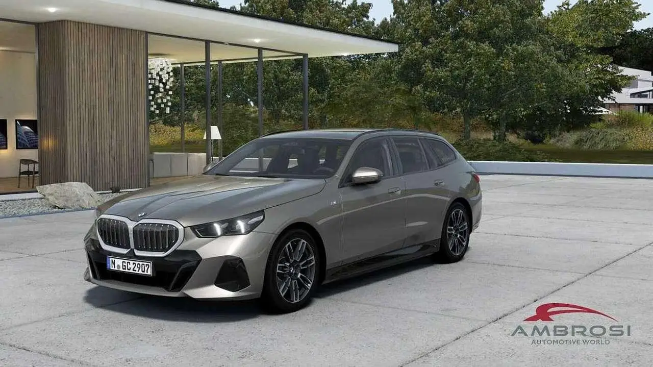 Photo 1 : Bmw Serie 5 2024 Hybrid