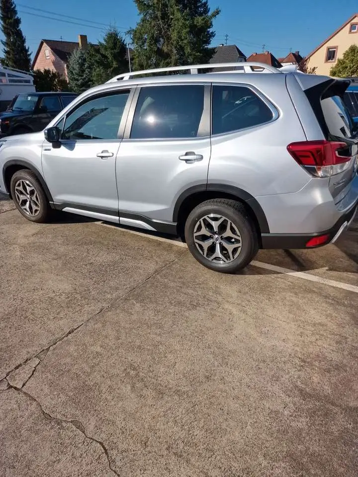 Photo 1 : Subaru Forester 2024 Essence